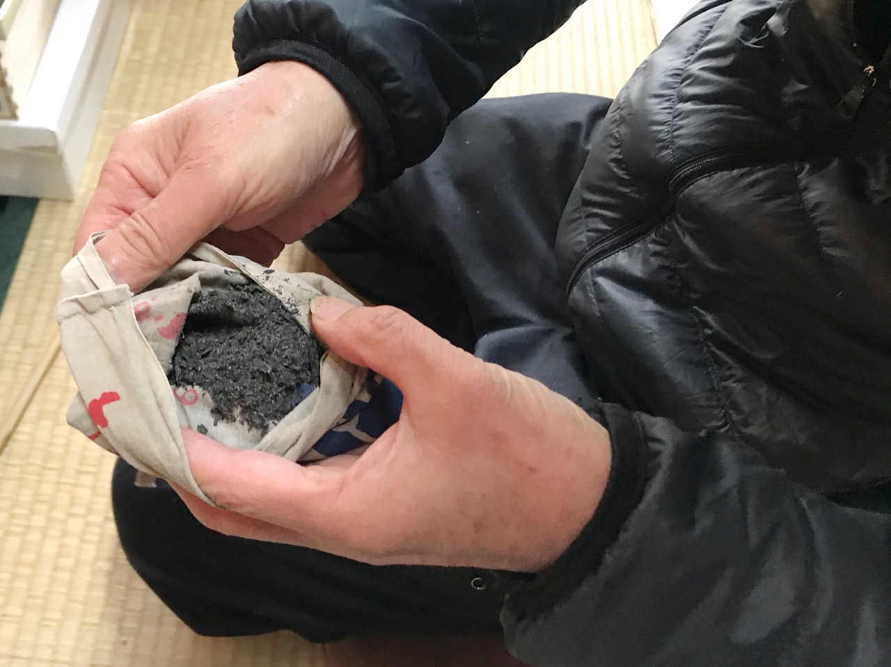新たなヨシ活用で琵琶湖の環境を守れ　100％ヨシ製の「よし筆」は芸術家に人気