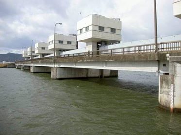 滋賀県民の生活は湖岸道路と水門に守られていた