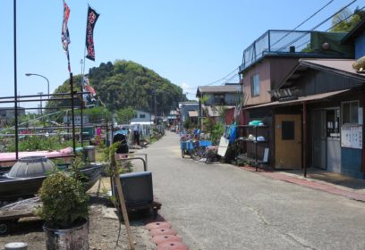 世界的にも珍しい湖の有人島「沖島」